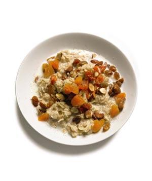 Oatmeal with Apricots and Raisins