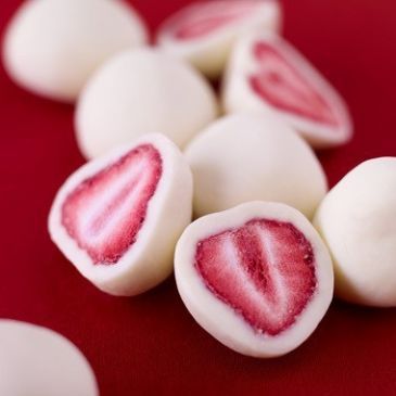 valentine's day ideas yogurt strawberries